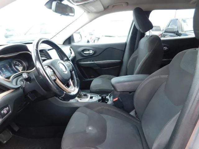 2016 Jeep Cherokee Latitude Sport Utility 4D