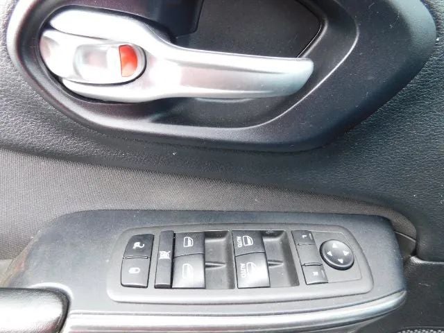 2016 Jeep Cherokee Latitude Sport Utility 4D