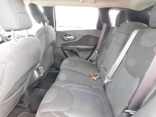 2016 Jeep Cherokee Latitude Sport Utility 4D
