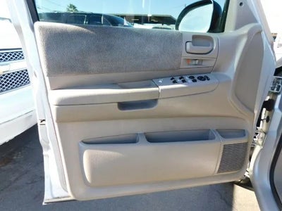 2004 Dodge Dakota Quad Cab SXT Pickup 4D 5 1/2 ft