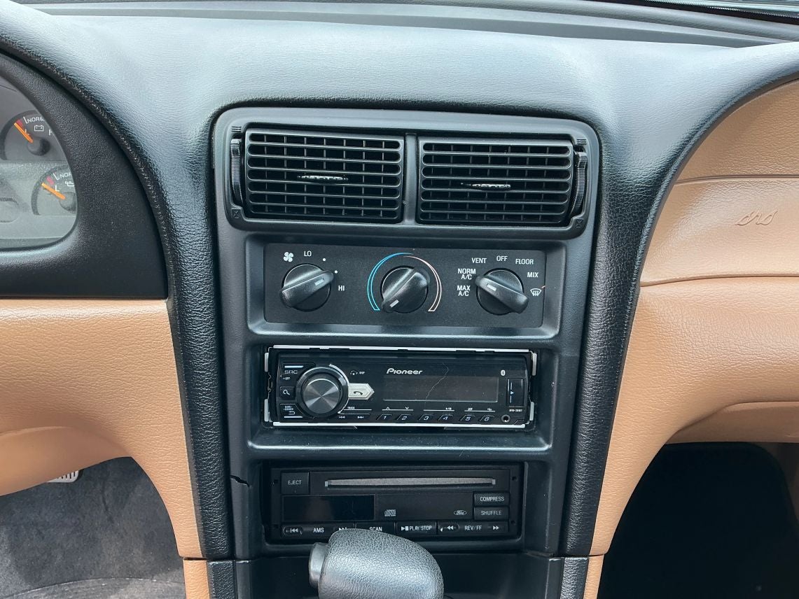 1998 Ford Mustang Convertible 2D