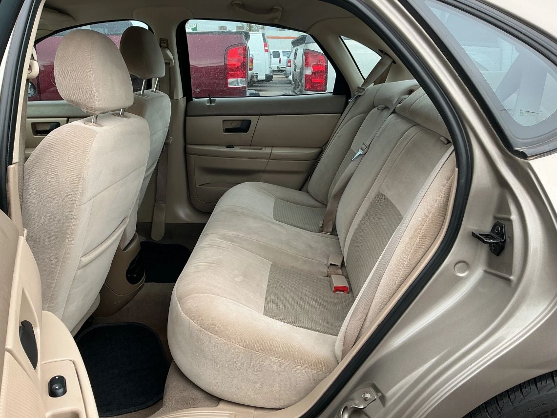 2006 Ford Taurus SEDAN 4-DR SE