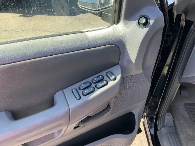 2004 Ford Explorer XLS Sport SUV 4D