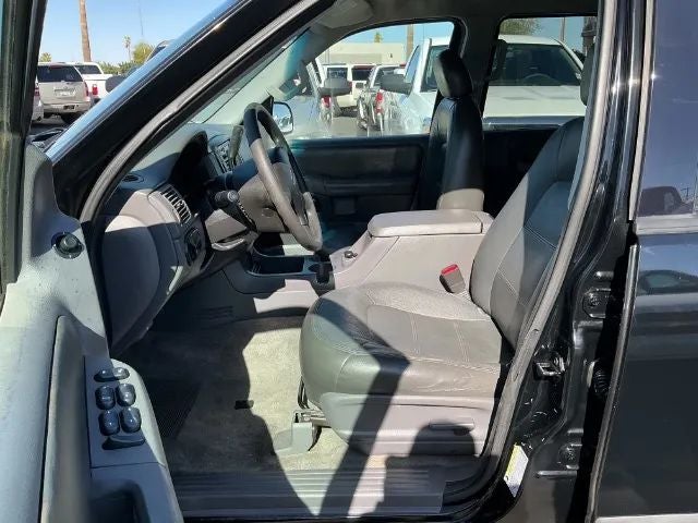 2004 Ford Explorer XLS Sport SUV 4D