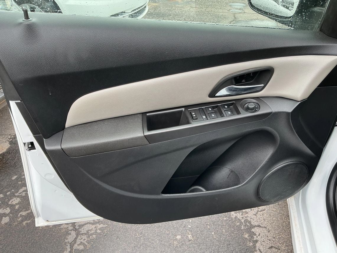 2015 Chevrolet Cruze Sedan LS Auto