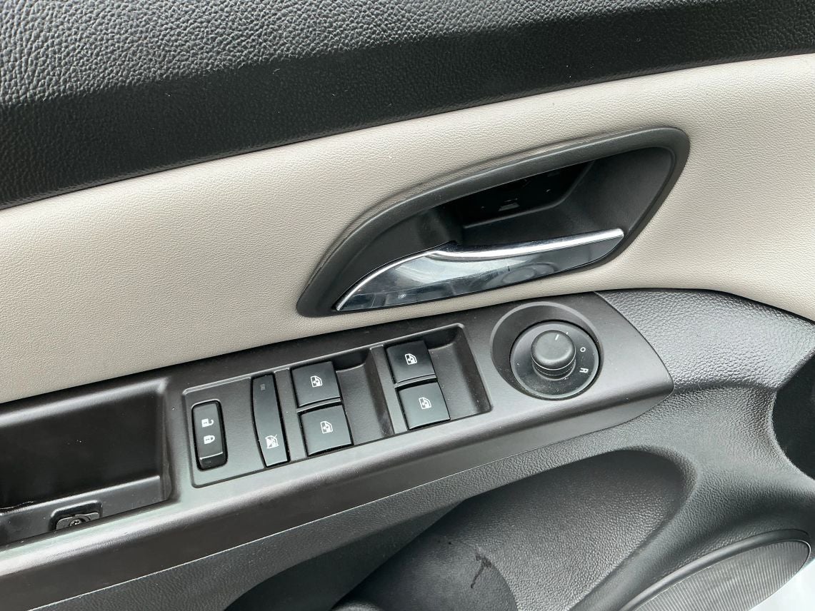 2015 Chevrolet Cruze Sedan LS Auto