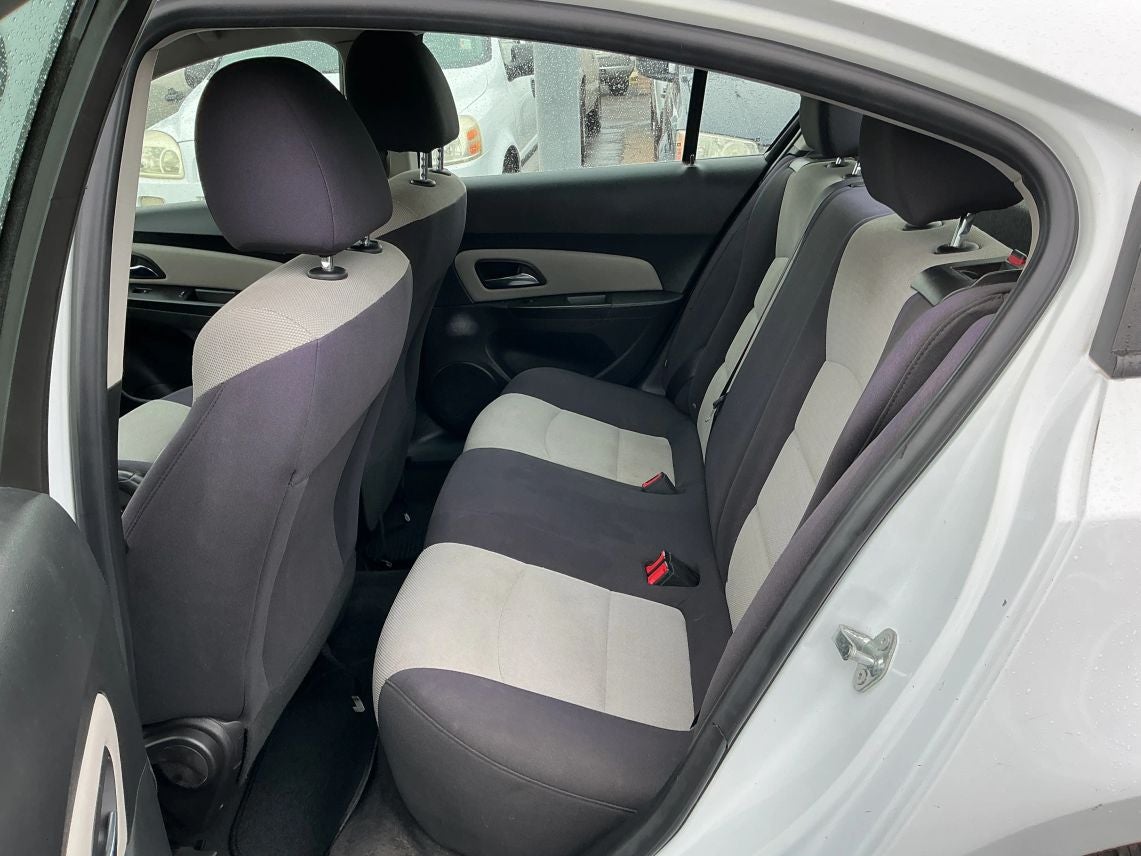 2015 Chevrolet Cruze Sedan LS Auto