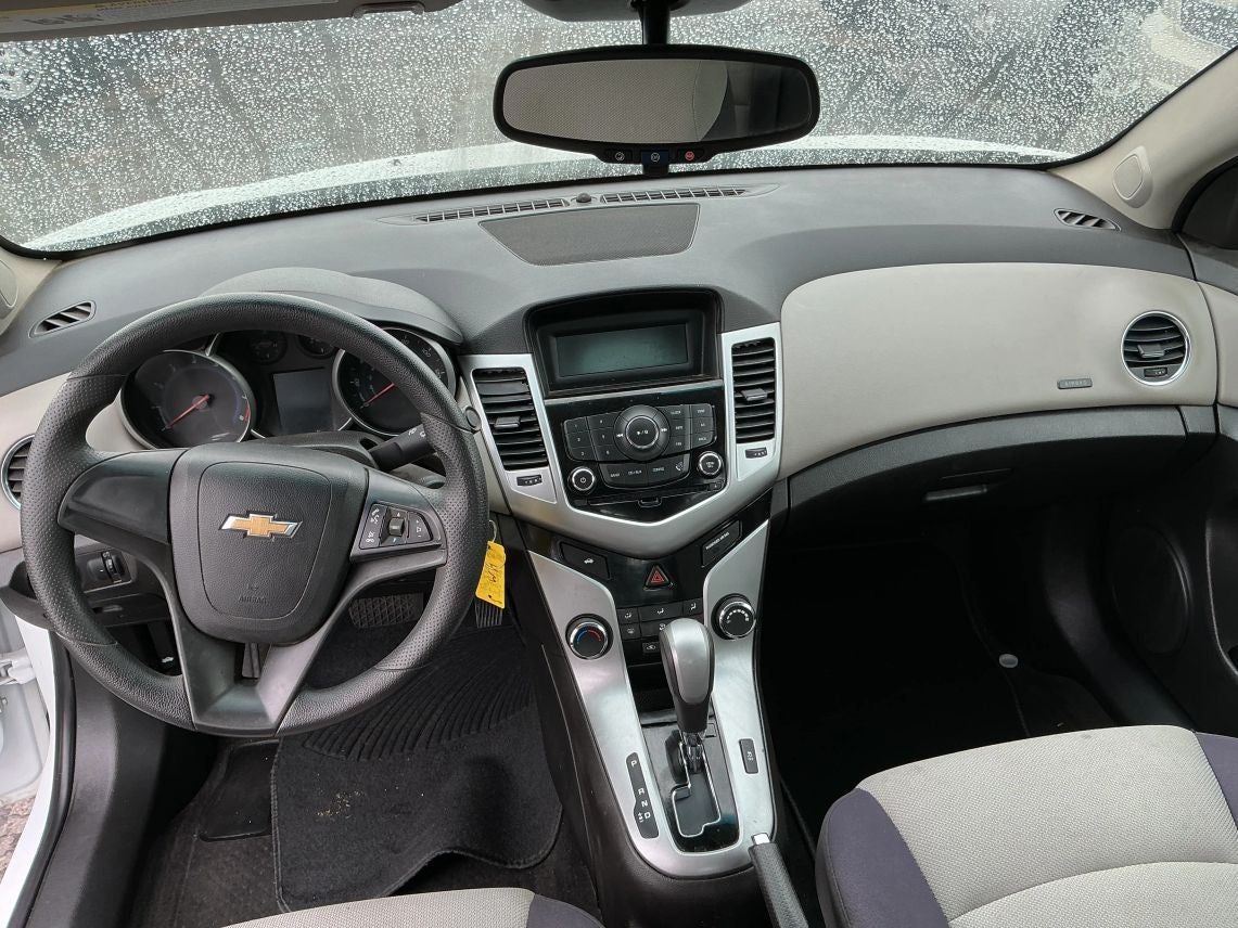 2015 Chevrolet Cruze Sedan LS Auto