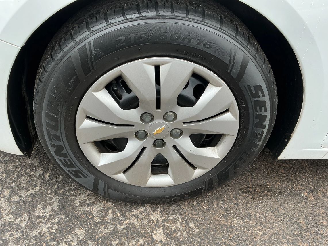 2015 Chevrolet Cruze Sedan LS Auto