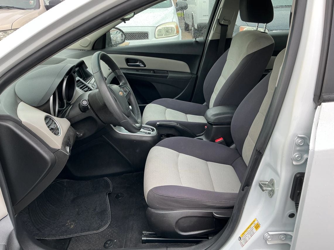 2015 Chevrolet Cruze Sedan LS Auto