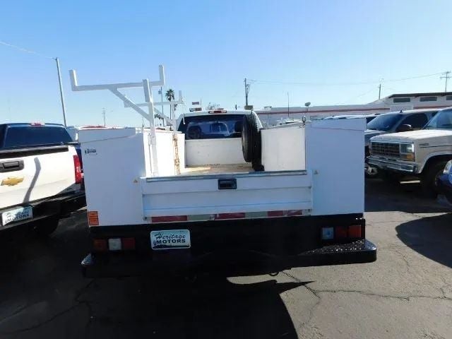 2005 GMC Sierra 3500 Regular Cab & Chassis 161.5" W.B. 2D