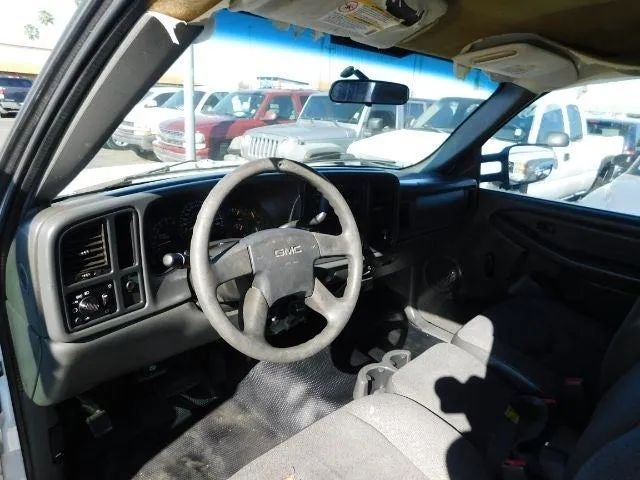 2005 GMC Sierra 3500 Regular Cab & Chassis 161.5" W.B. 2D