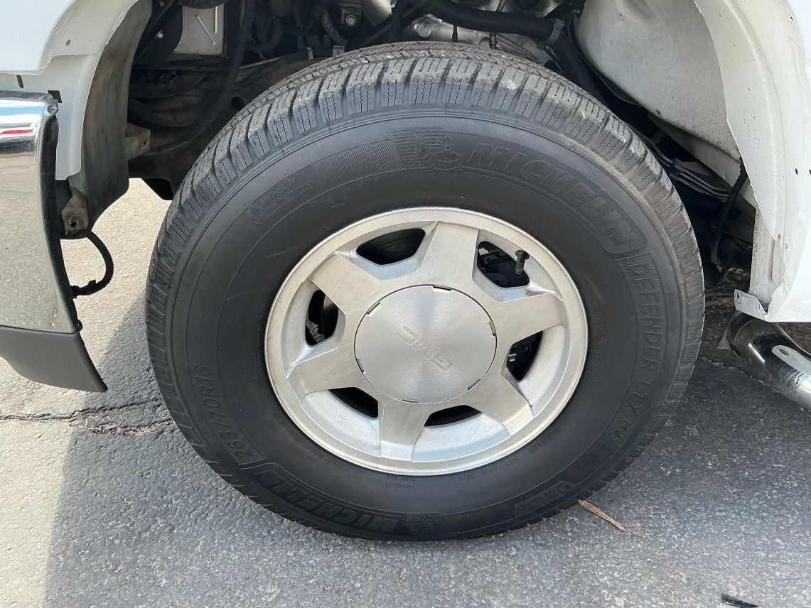 2003 GMC Yukon SLE Sport Utility 4D