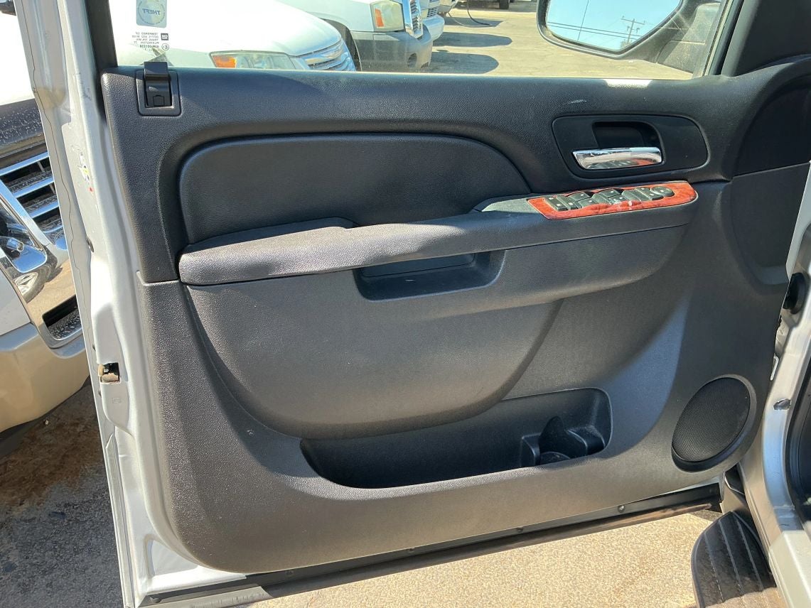 2011 GMC Yukon XL 1500 SLE Sport Utility 4D