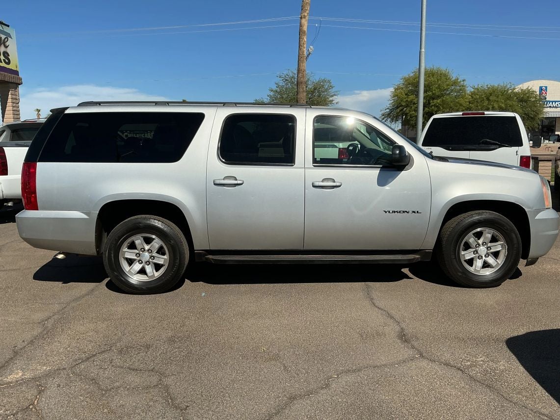 2011 GMC Yukon XL 1500 SLE Sport Utility 4D