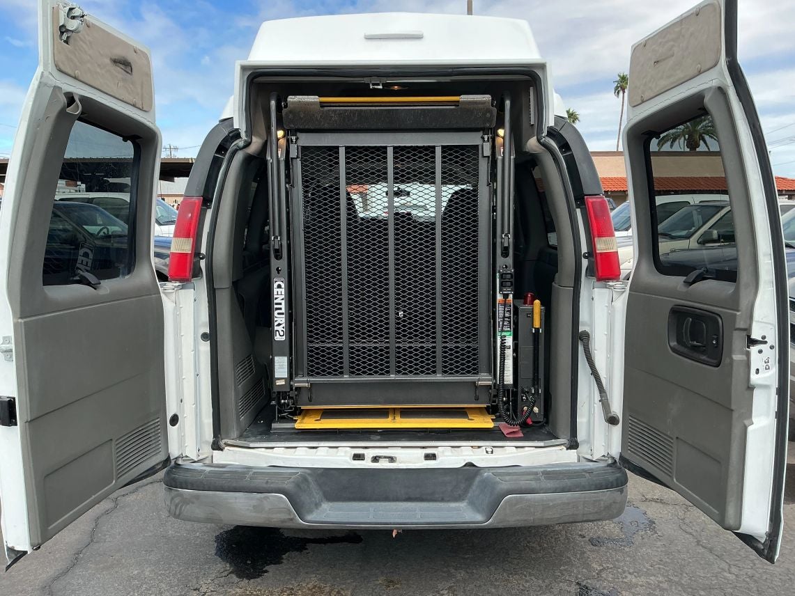 2011 Chevrolet Express 1500 Passenger Van LT