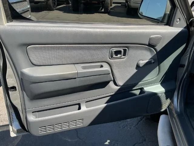 2001 Nissan Frontier King Cab Desert Runner SE