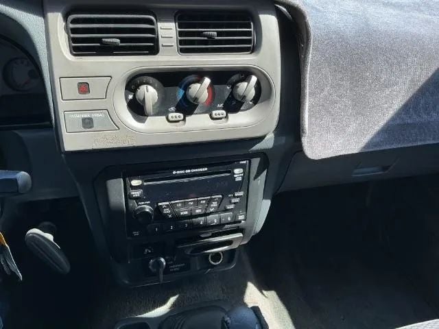 2001 Nissan Frontier King Cab Desert Runner SE