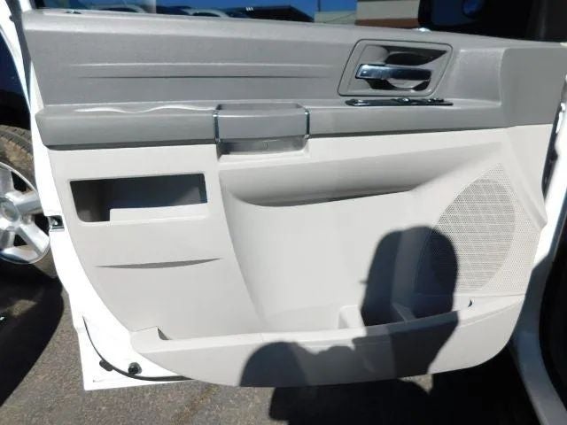 2010 Chrysler Town & Country SPORTS VAN LX