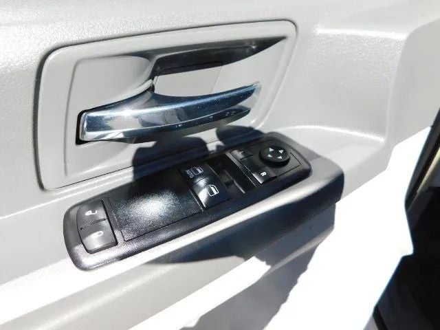 2010 Chrysler Town & Country SPORTS VAN LX