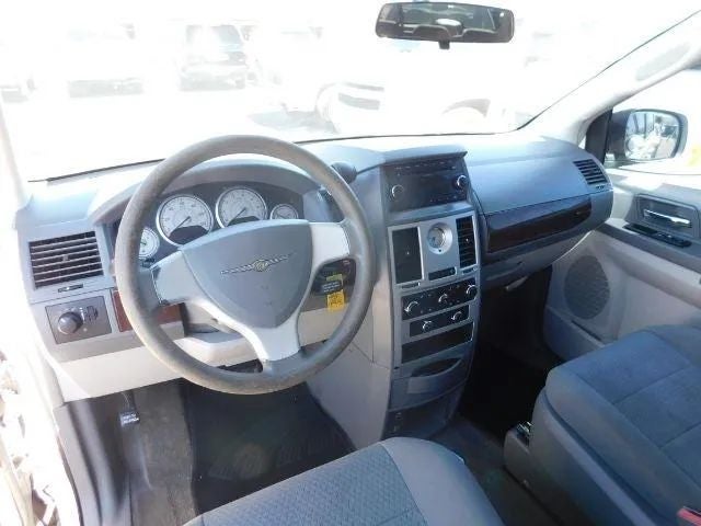 2010 Chrysler Town & Country SPORTS VAN LX