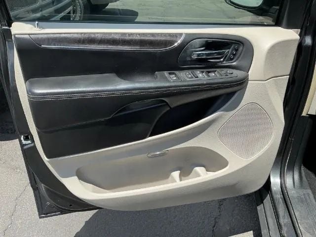 2011 Chrysler Town & Country Limited Minivan 4D
