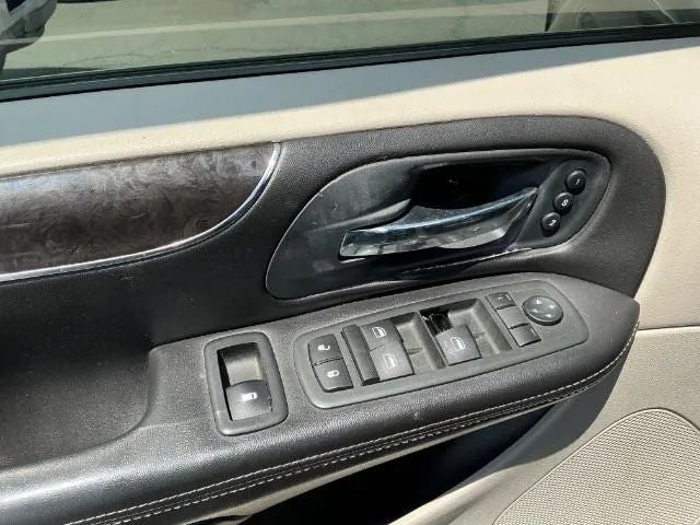 2011 Chrysler Town & Country Limited Minivan 4D