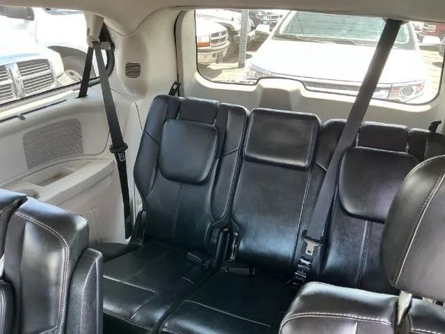 2011 Chrysler Town & Country Limited Minivan 4D