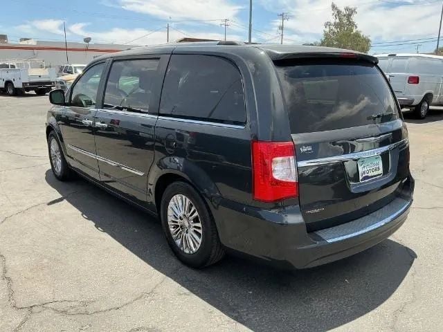 2011 Chrysler Town & Country Limited Minivan 4D