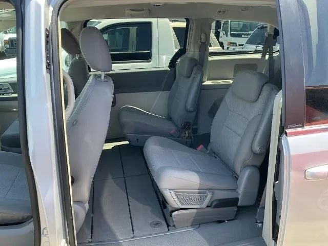 2008 Chrysler Town & Country Touring Minivan 4D