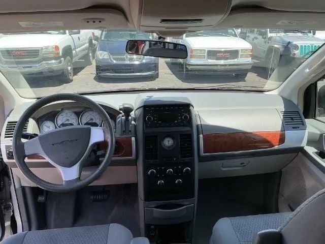 2008 Chrysler Town & Country Touring Minivan 4D