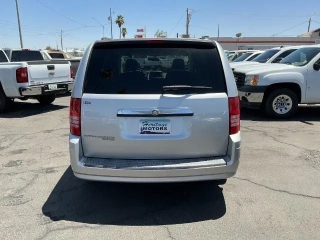 2008 Chrysler Town & Country Touring Minivan 4D