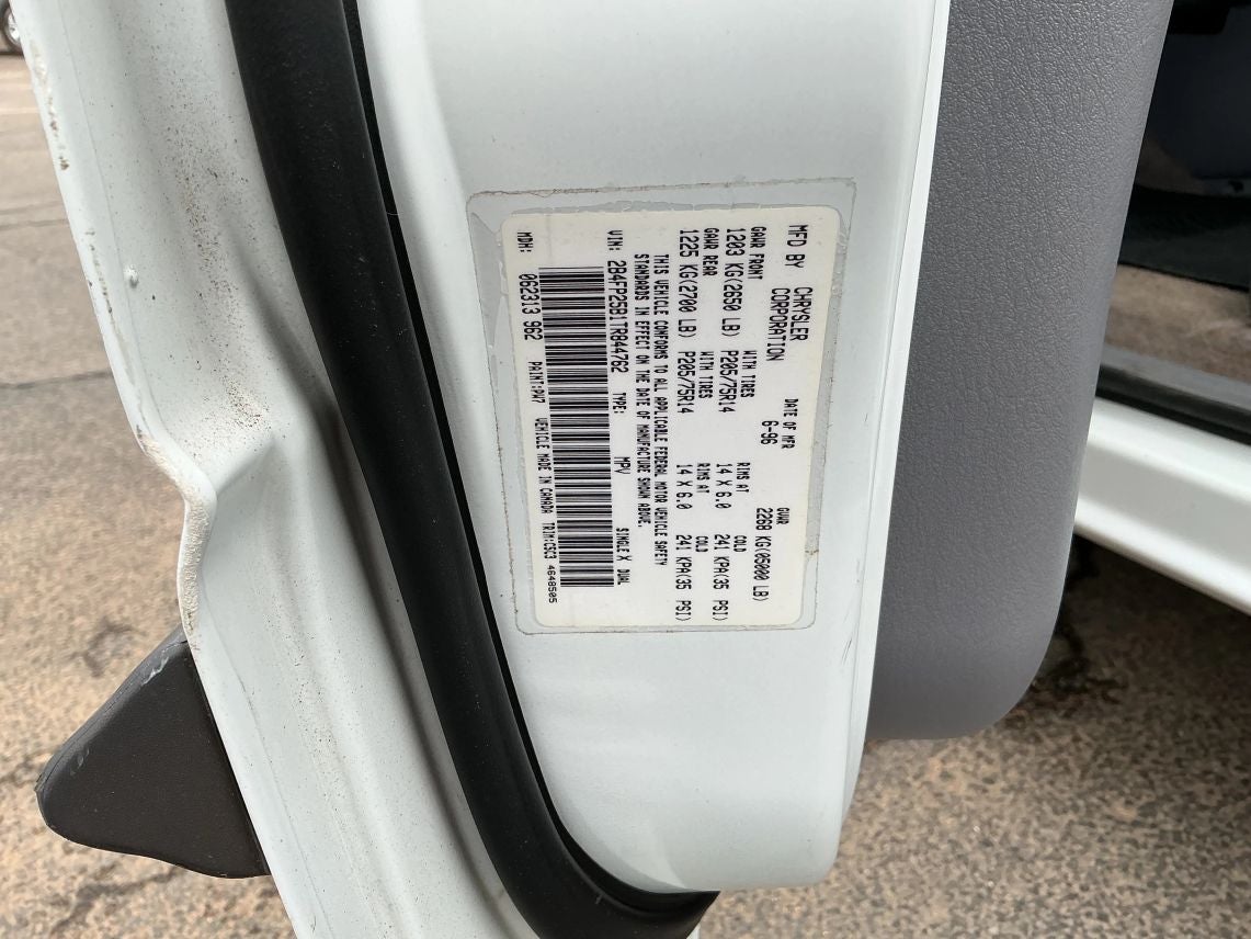 1996 Dodge Caravan .