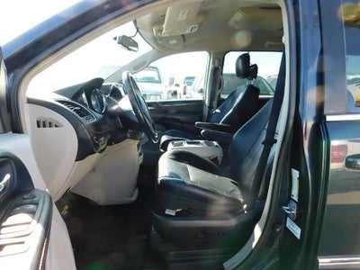2014 Chrysler Town & Country Touring Minivan 4D