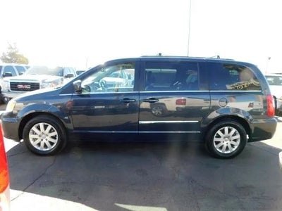 2014 Chrysler Town & Country Touring Minivan 4D