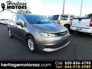 2017 Chrysler Pacifica Touring Minivan 4D