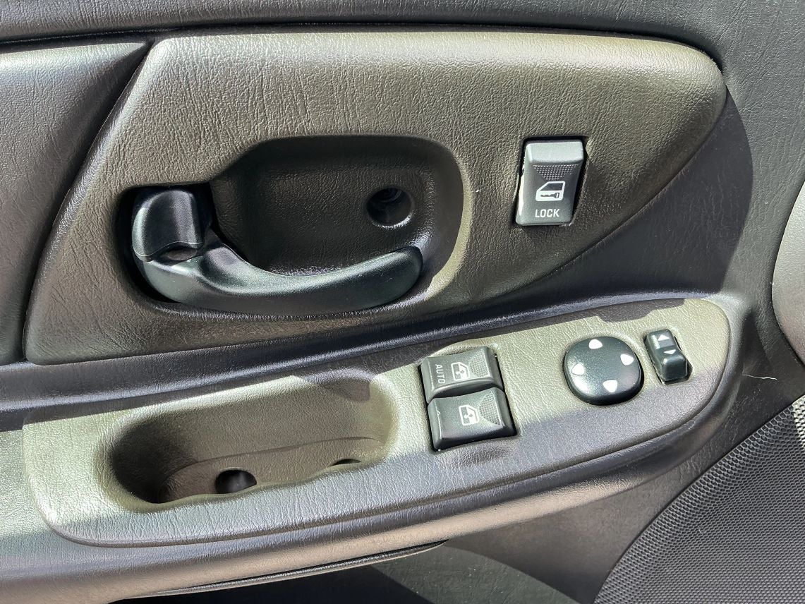 2002 Chevrolet Monte Carlo SS Coupe 2D