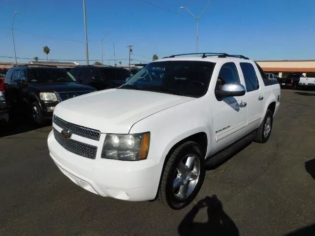 2011 Chevrolet Avalanche SPORT UTILITY 4-DR LS 2WD