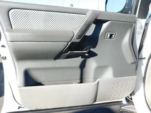 2004 Nissan Pathfinder Armada SE Sport Utility 4D