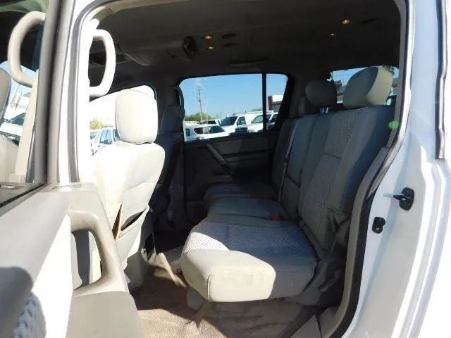 2004 Nissan Pathfinder Armada SE Sport Utility 4D