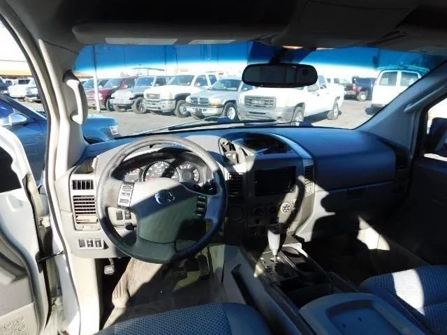 2004 Nissan Pathfinder Armada SE Sport Utility 4D