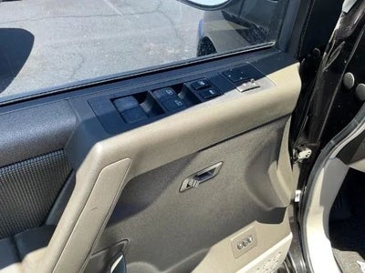2004 Nissan Pathfinder Armada LE Sport Utility 4D