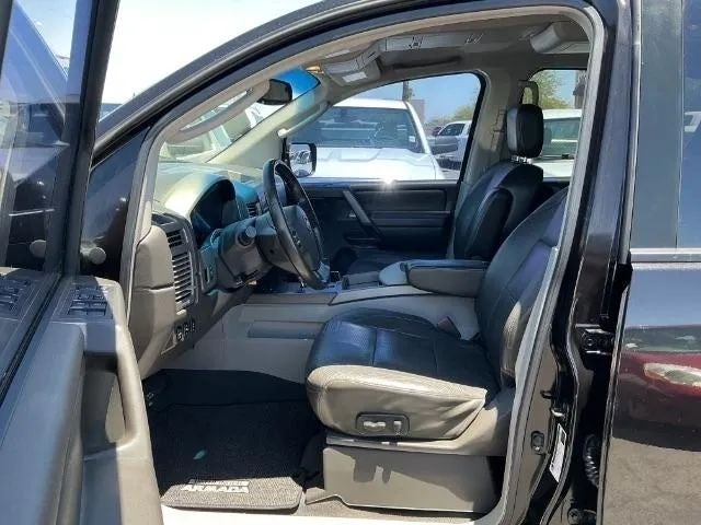 2004 Nissan Pathfinder Armada LE Sport Utility 4D