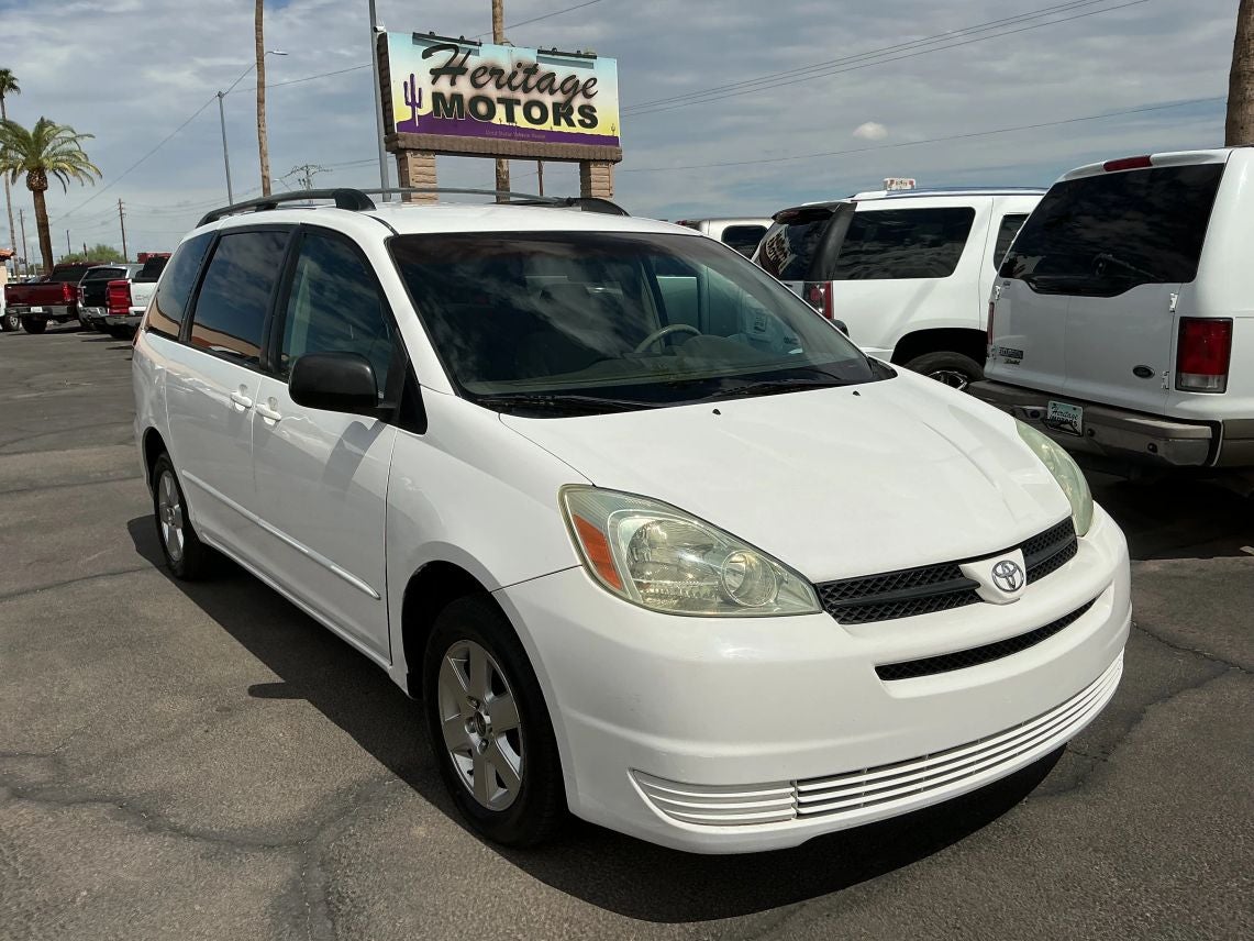 2004 Toyota Sienna LE Minivan 4D