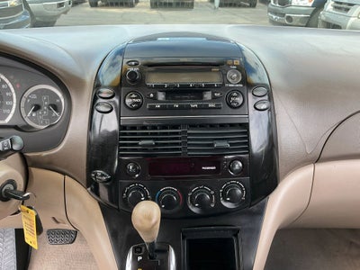 2004 Toyota Sienna LE Minivan 4D