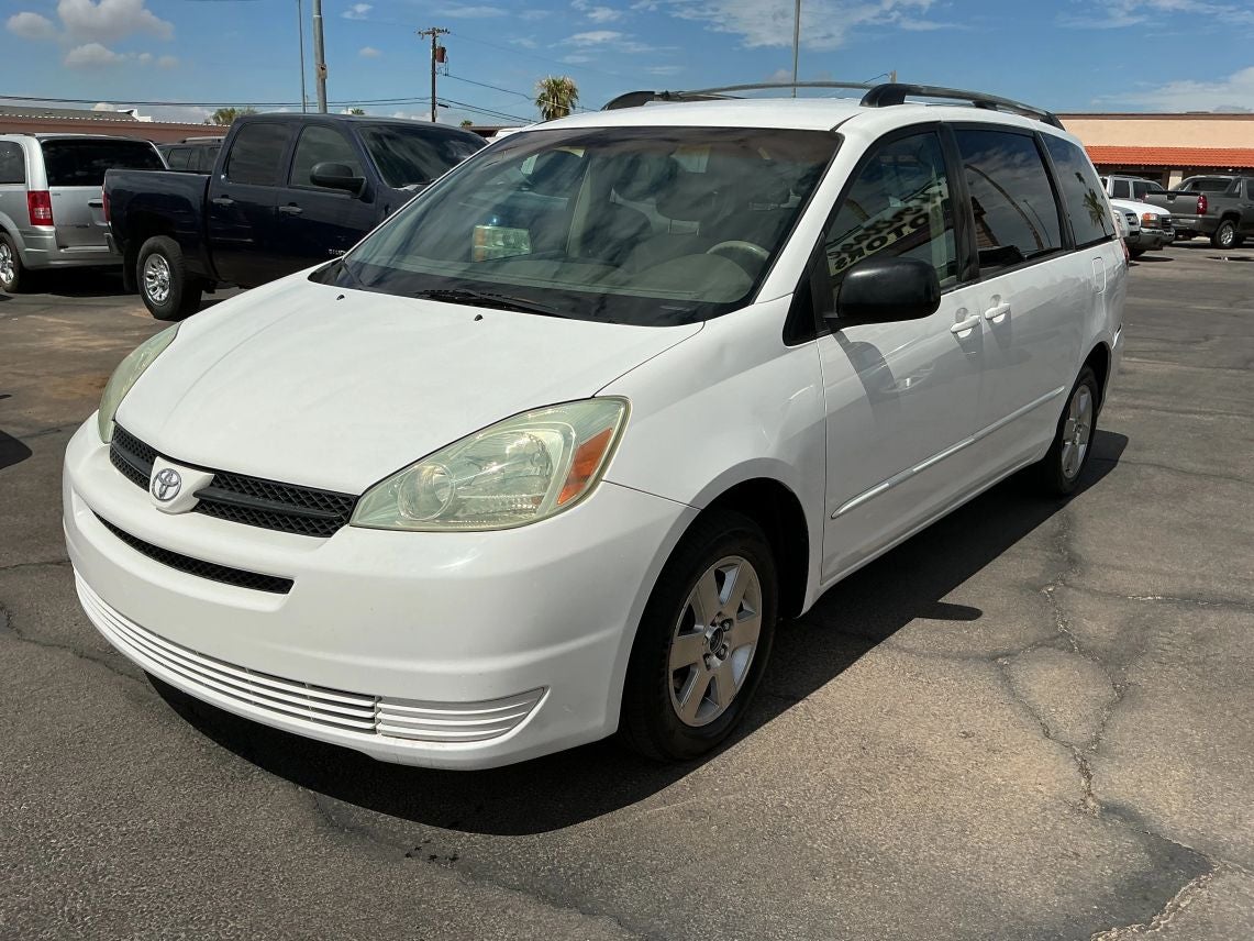 2004 Toyota Sienna LE Minivan 4D