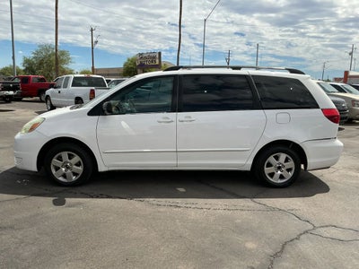 2004 Toyota Sienna LE Minivan 4D