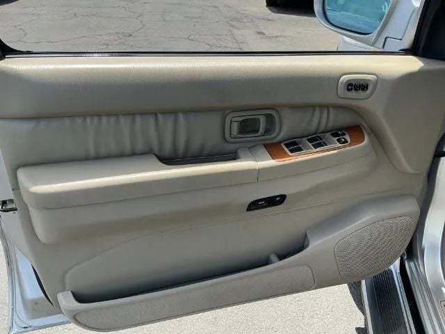 2002 INFINITI QX QX4 Sport Utility 4D