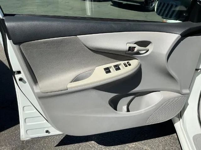 2013 Toyota Corolla L Sedan 4D